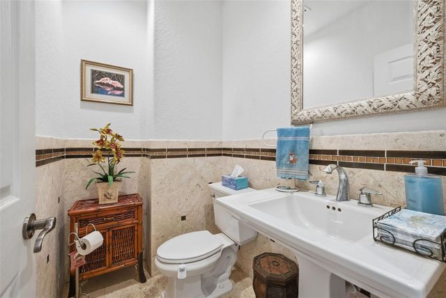 2017 HARBOUR WATCH CIRCLE, Tarpon Springs, FL 34689