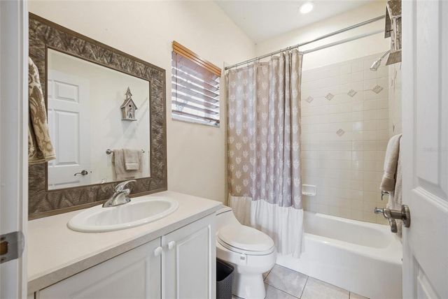 2017 HARBOUR WATCH CIRCLE, Tarpon Springs, FL 34689