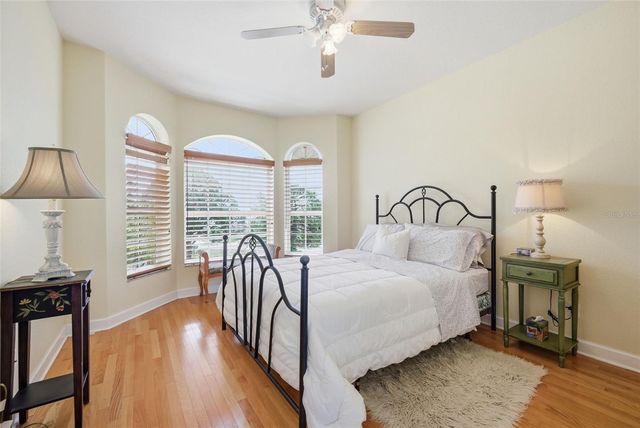 2017 HARBOUR WATCH CIRCLE, Tarpon Springs, FL 34689