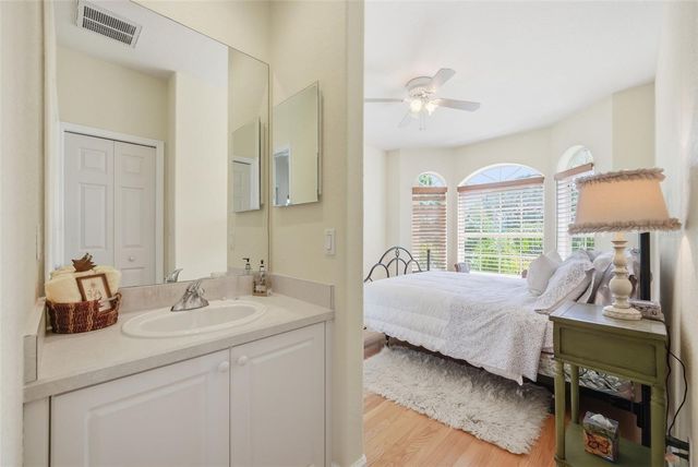 2017 HARBOUR WATCH CIRCLE, Tarpon Springs, FL 34689