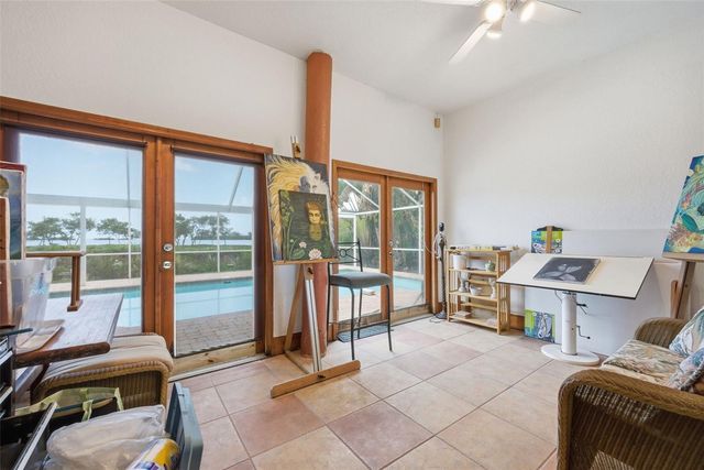 2017 HARBOUR WATCH CIRCLE, Tarpon Springs, FL 34689