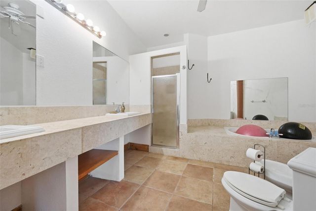 2017 HARBOUR WATCH CIRCLE, Tarpon Springs, FL 34689