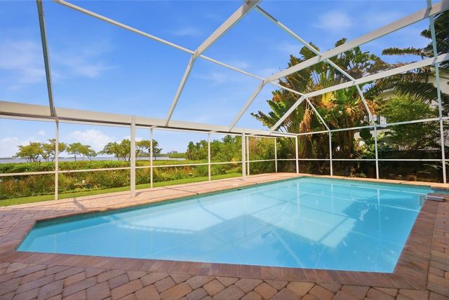 2017 HARBOUR WATCH CIRCLE, Tarpon Springs, FL 34689