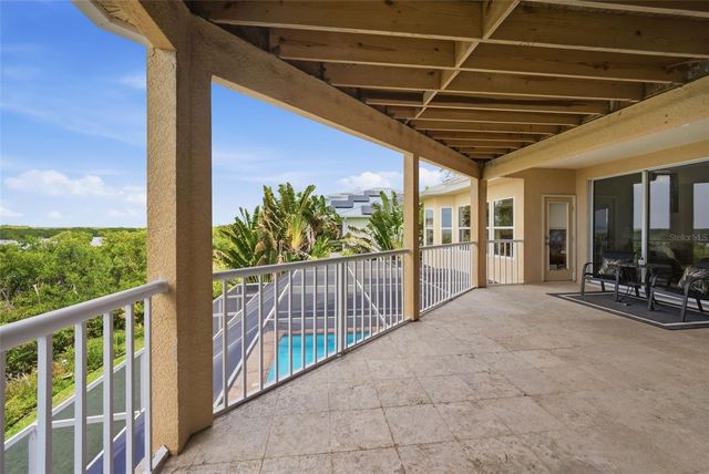 2017 HARBOUR WATCH CIRCLE, Tarpon Springs, FL 34689