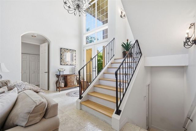 2017 HARBOUR WATCH CIRCLE, Tarpon Springs, FL 34689