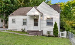109 Riverview Dr, Clarksville, TN 37040