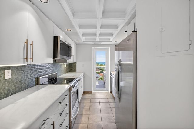 2701 N Ocean Boulevard 7A, Fort Lauderdale, FL 33308