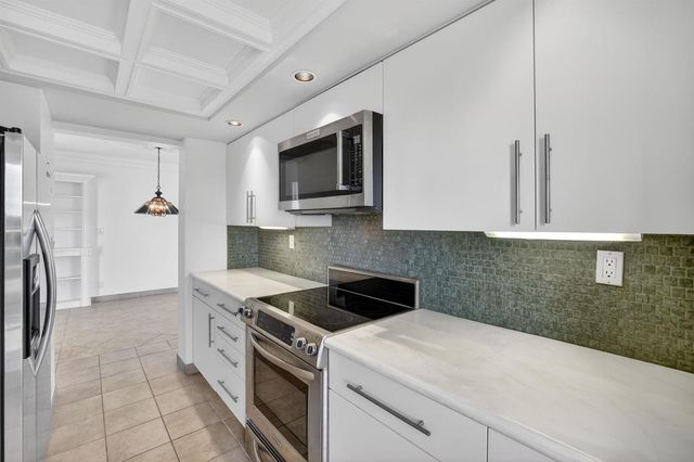 2701 N Ocean Boulevard 7A, Fort Lauderdale, FL 33308