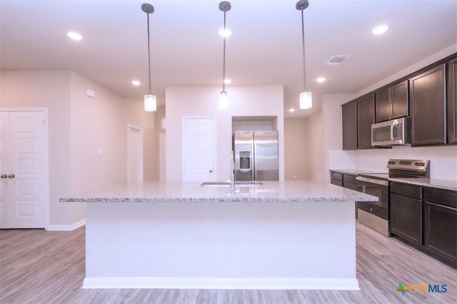 113 Lazy Lizzy Road, Jarrell, TX 76537