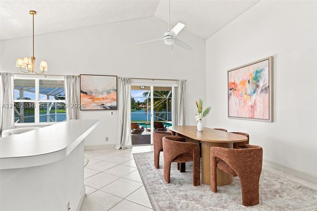 2873 Oak Park Cir, Davie, FL 33328