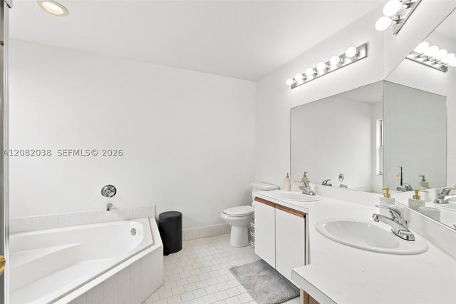2873 Oak Park Cir, Davie, FL 33328