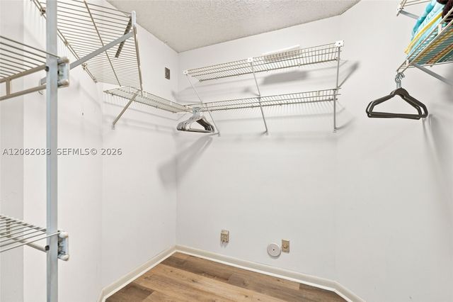 2873 Oak Park Cir, Davie, FL 33328