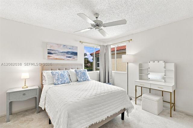 2873 Oak Park Cir, Davie, FL 33328
