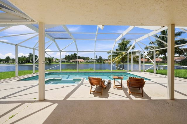 2873 Oak Park Cir, Davie, FL 33328