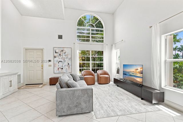 2873 Oak Park Cir, Davie, FL 33328
