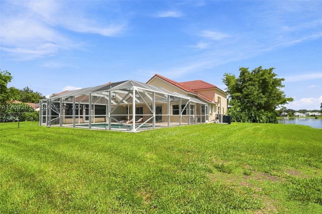 2873 Oak Park Cir, Davie, FL 33328