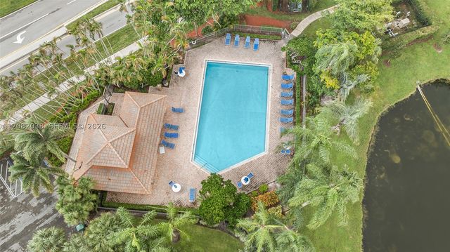 2873 Oak Park Cir, Davie, FL 33328