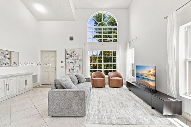 2873 Oak Park Cir, Davie, FL 33328