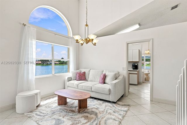 2873 Oak Park Cir, Davie, FL 33328