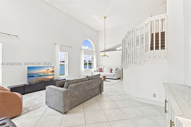 2873 Oak Park Cir, Davie, FL 33328