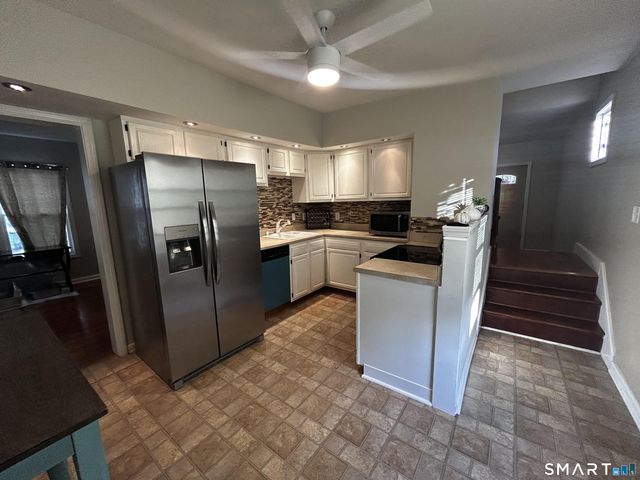 6 Cross Street, Hamden, CT 06514