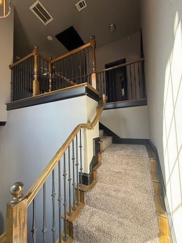 2600 S Everest Avenue, Rogers, AR 72758