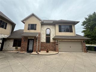 2600 S Everest Avenue, Rogers, AR 72758