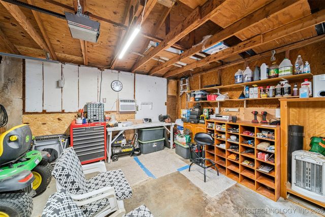 102 Saddle Lane, Oologah, OK 74053