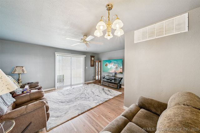 102 Saddle Lane, Oologah, OK 74053