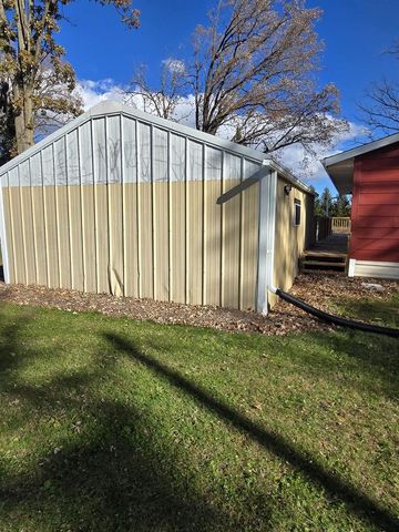 N6525 Laurmar Lane, Oneida, WI 54155