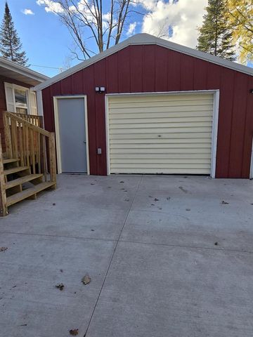 N6525 Laurmar Lane, Oneida, WI 54155