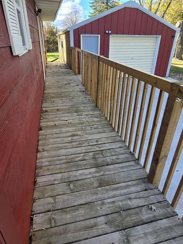 N6525 Laurmar Lane, Oneida, WI 54155