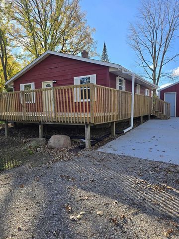 N6525 Laurmar Lane, Oneida, WI 54155