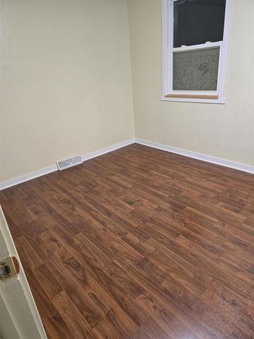 N6525 Laurmar Lane, Oneida, WI 54155