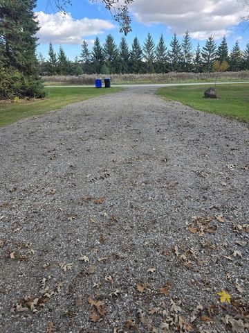 N6525 Laurmar Lane, Oneida, WI 54155