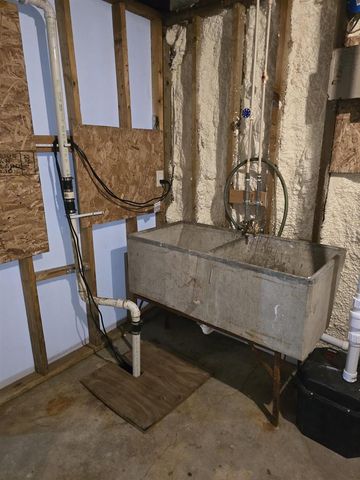 N6525 Laurmar Lane, Oneida, WI 54155