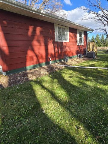 N6525 Laurmar Lane, Oneida, WI 54155