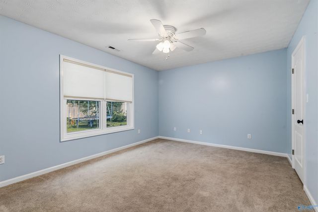 2101 SW Glenwood Drive, Hartselle, AL 35640