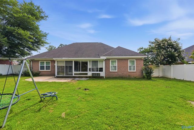 2101 SW Glenwood Drive, Hartselle, AL 35640