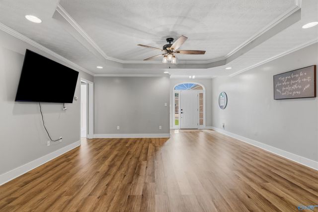 2101 SW Glenwood Drive, Hartselle, AL 35640
