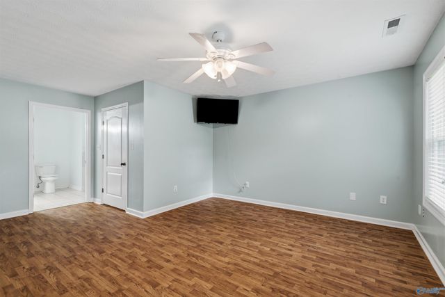 2101 SW Glenwood Drive, Hartselle, AL 35640