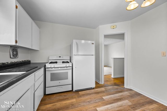 21313 Tanglewood Street, Saint Clair Shores, MI 48082