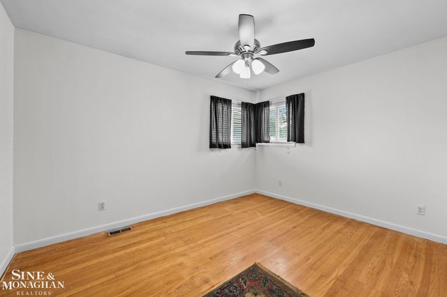 21313 Tanglewood Street, Saint Clair Shores, MI 48082