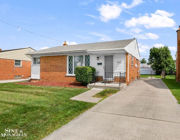 21313 Tanglewood Street, Saint Clair Shores, MI 48082
