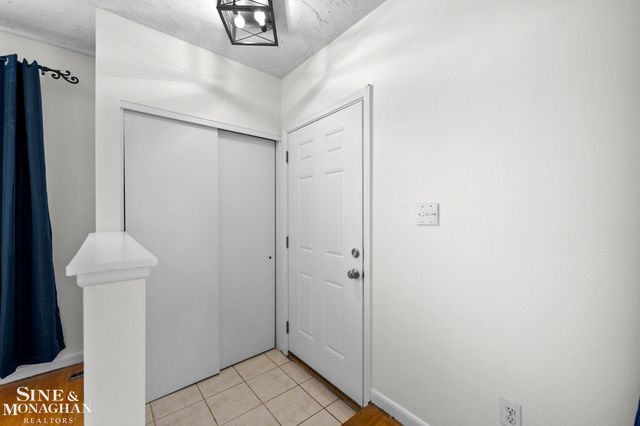 21313 Tanglewood Street, Saint Clair Shores, MI 48082
