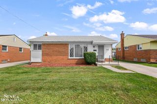 21313 Tanglewood Street, Saint Clair Shores, MI 48082