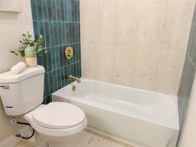 5516 GOLDEN DRIVE, Tampa, FL 33634