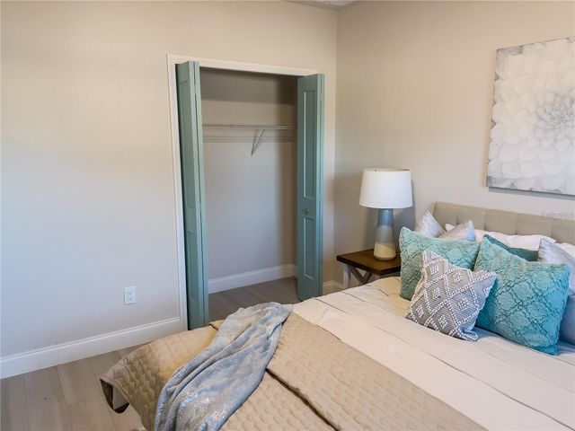 5516 GOLDEN DRIVE, Tampa, FL 33634