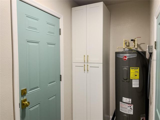 5516 GOLDEN DRIVE, Tampa, FL 33634