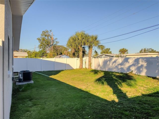 5516 GOLDEN DRIVE, Tampa, FL 33634